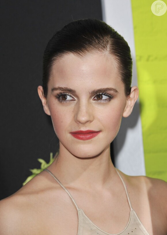 Emma Watson desmente rumor de que protagonizará 'Cinquenta Tons de Cinza'