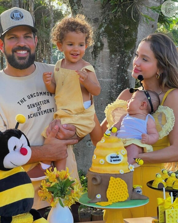Biah Rodrigues e Sorocaba fizeram uma pequena festa com o tema abelha nos 3 meses da filha mias nova