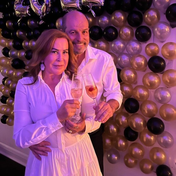 Zilu Godoi mora com o namorado, Antonio Casagrande