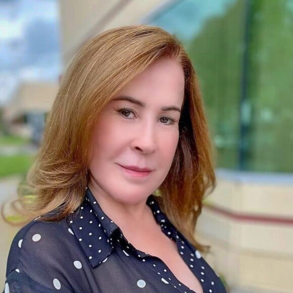 Zilu Godoi sofre com ausência do toque