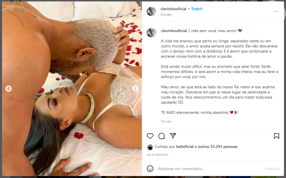Marido de Paulinha, Clevinho Santos, abriu um álbum de fotos românticas do casal para expressar a saudade da estrela do forró