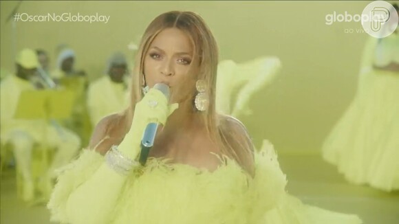 Oscar 2022 com Beyoncé: cantora rouba cena com música, look neon e filha mais velha, Blue Ivy