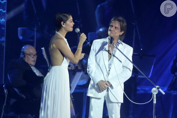 Sophie Charlotte canta a música 'Sua Estupidez' em especial de fim de ano de Roberto Carlos na Globo