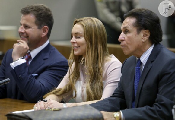 Lindsay Lohan também vai passar por 18 meses de sessões de psicoterapia