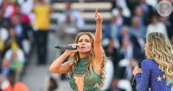 Jennifer Lopes esteve no Brasil em julho de 2014 para cantar na abertura da Copa do Mundo. Cantora se apresentou ao lado de Claudia Leitte