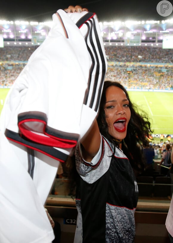 Rihanna esteve no Brasil para assistir o jogo da Copa do Mundo entre Argentina e Alemanha, em julho de 2014