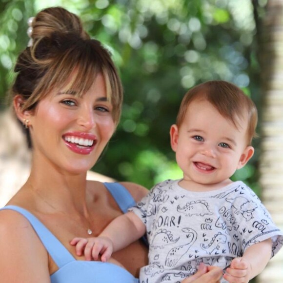 Juntos, Lorena Carvalho e Lucas Lucco são pais de Luca