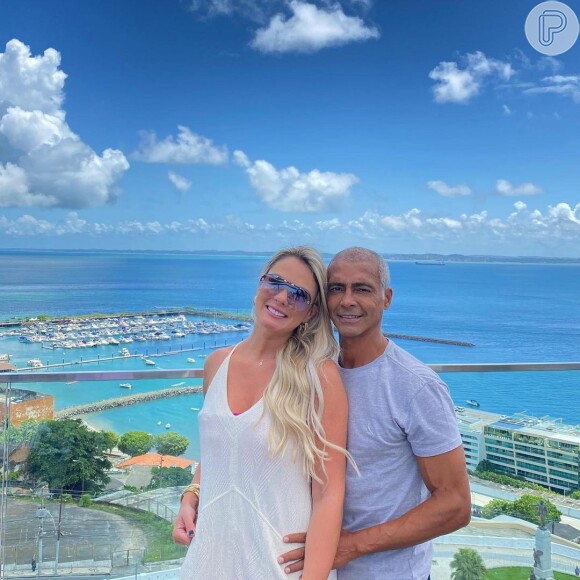 Nas redes sociais, Marelle e Romário trocam declarações em fotos românticas