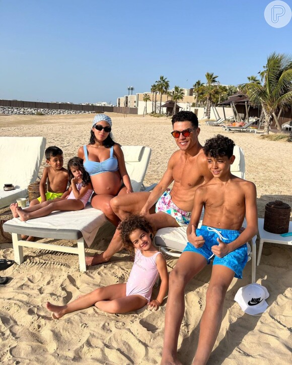 Além dos gêmeos, Cristiano Ronaldo ainda é pai de mais quatro filhos