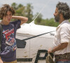 Jove (Jesuíta Barbosa) vai explorar o Pantanal e acaba se perdendo para desespero do pai, José Leôncio (Marcos Palmeira)