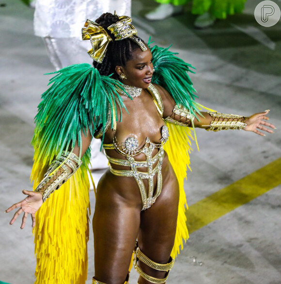 No Carnaval do Rio, Iza veio à frente da bateria da Imperatriz Leopoldinense