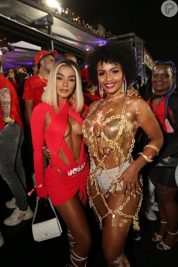 Encontro de BBBs! Brunna Gonçalves e Natália Deodato, as duas BBBs que desfilaram na Beija-Flor, posam juntas no Carnaval do Rio