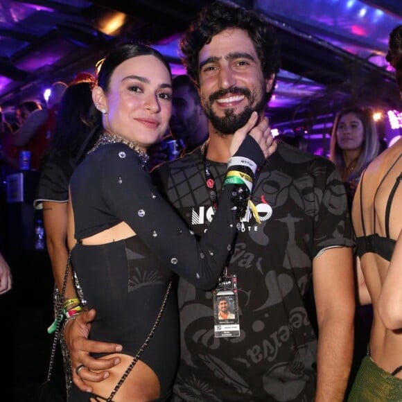 Look de Thaila Ayala: atriz elegeu combinação de body e saia de cintura baixa