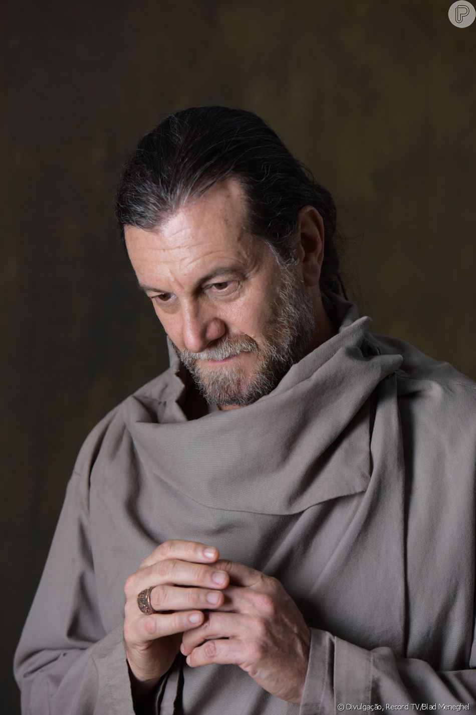 Samuel (Roberto Birindelli) passa umas instruções a Saul (Carlo Porto) no capítulo de quarta-feira, 4 de maio de 2022, da novela/série 'Reis'