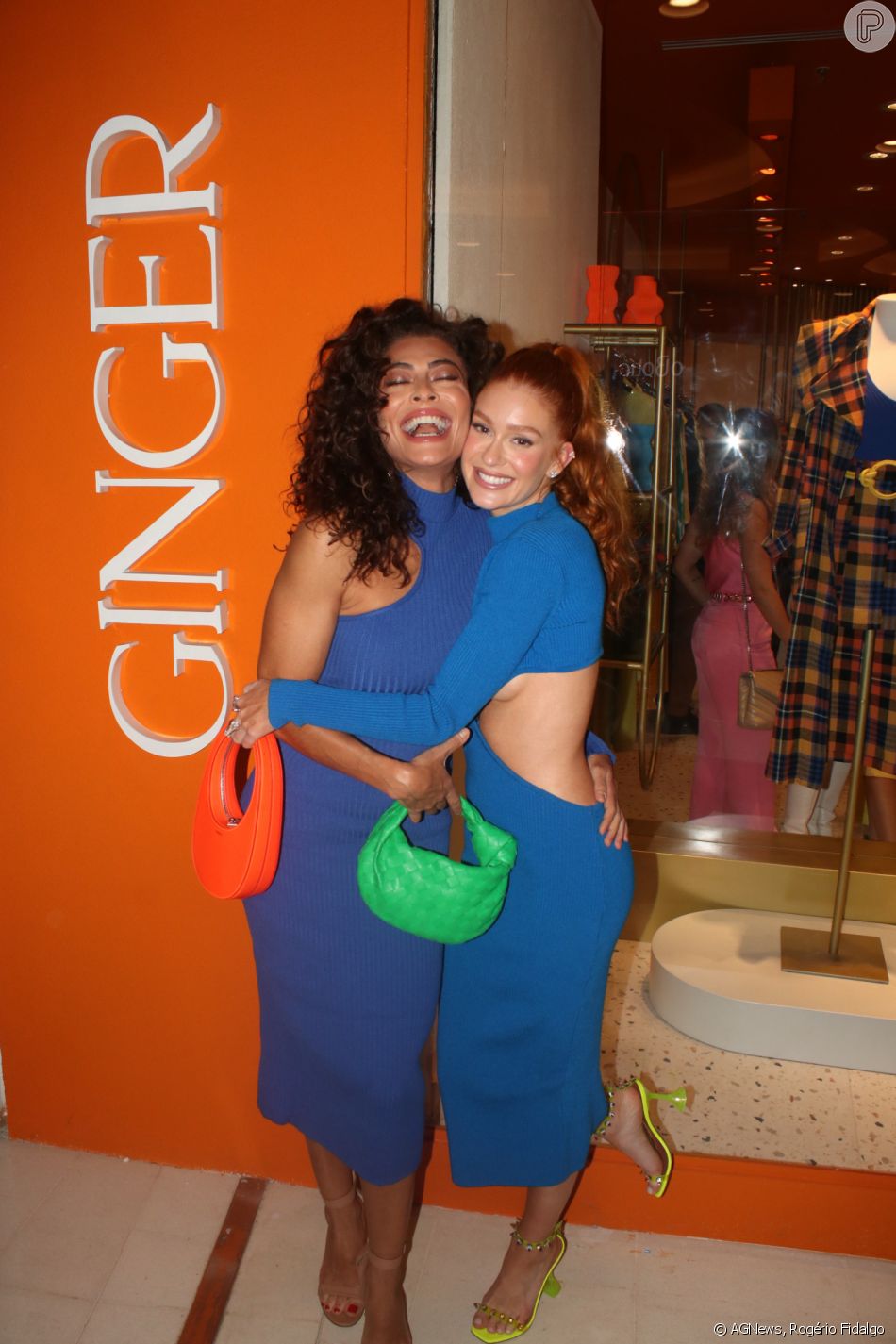 Marina Ruy Barbosa colocou o papo em dia com Juliana Paes em inauguração de sua loja em shopping do Rio de Janeiro
