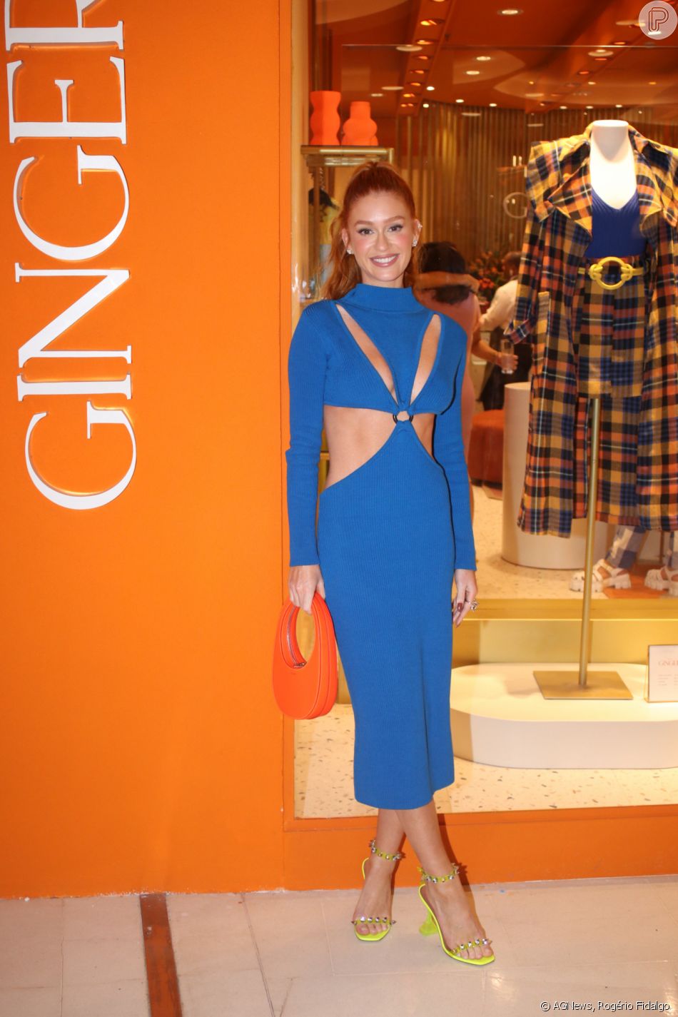 Marina Ruy Barbosa usou um vestido de tricot para inaugurar sua loja