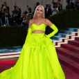 Gwen Stefani escolheu look amarelo neon supervibrante no MET Gala 2022