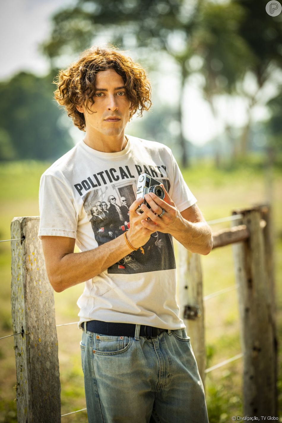 Jove (Jesuíta Barbosa) afirma a Juma (Alanis Guillen) não ter deixado o medo de lado na novela 'Pantanal'
