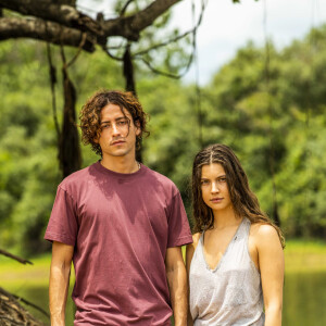 Jove (Jesuíta Barbosa) afirma para a mãe que não há interesse financeiro de Juma (Alanis Guillen) em namoro com ele, alfinetado Madeleine (Karine Teles) na novela 'Pantanal'