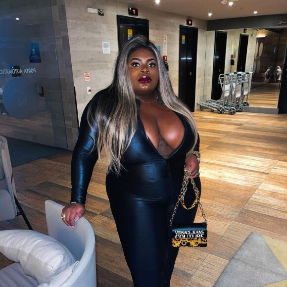 Jojo Toddynho ama bolsas grifadas: ela monta produções estilosas com os acessórios de luxo