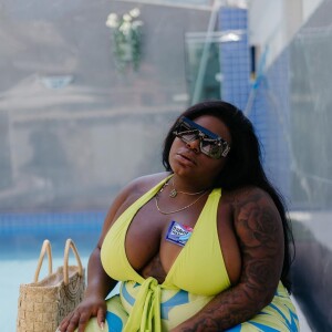 As cores vibrantes são favoritas de Jojo Todynho em looks cheios de personalidade