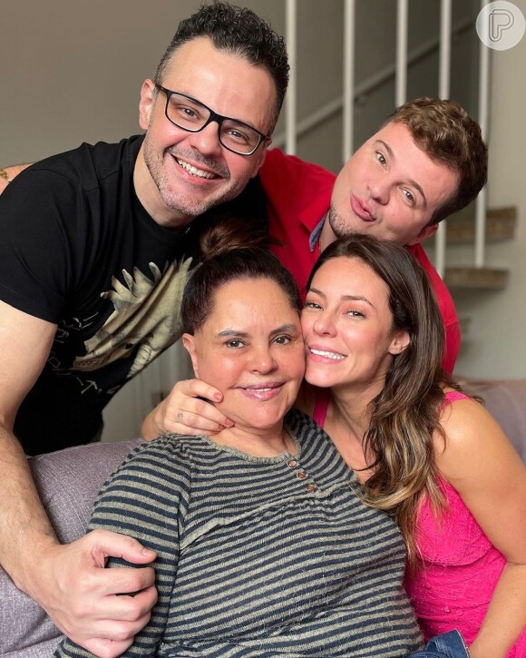 Paolla Oliveira, a mãe, Daniele, e os irmãos, Juliano e Leonardo: atriz publicou fotos encantadoras com a família