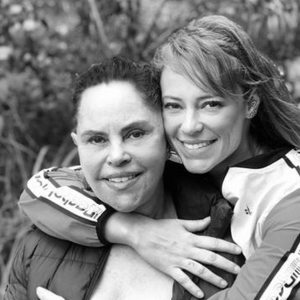 Daniele, mãe de Paolla Oliveira, se formou em medicina em outubro de 2020