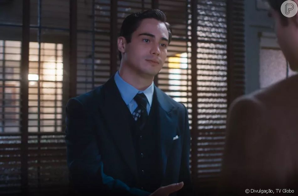Joaquim (Danilo Mesquita) propõe a Davi (Rafael Vitti) aliança para defender Isadora (Larissa Manoela) de Nelsinho (Johnny Massaro) na novela 'Além da Ilusão'