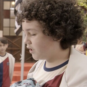 Chloe (Mariana Campolongo) revela que o irmão, Pedro (Tavinho Martins), é vítima de bullying no capítulo de quarta-feira 18 de maio de 2022 da novela 'Poliana Moça'
