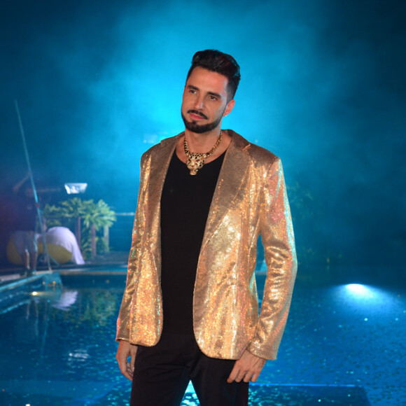 Já Latino saiu em defesa de Zé Neto