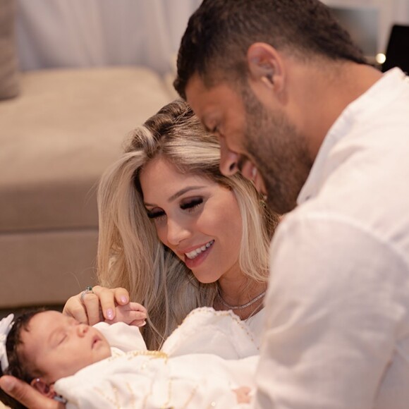 Nas redes sociais, Hulk a Camila Ângelo mostraram detalhes da primeira festa da menina