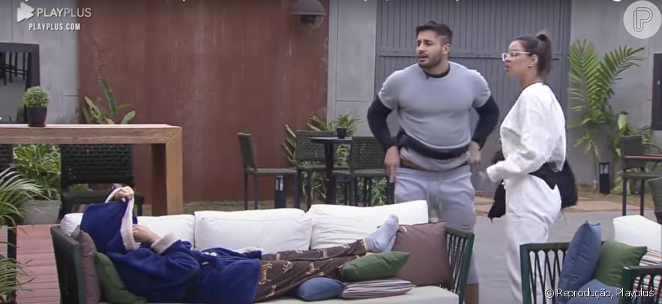 'Power Couple 2022': Adryana chora após climão por causa louça na Mansão