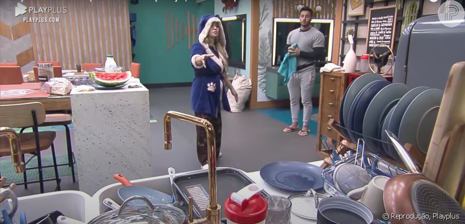 'Power Couple 2022': Adryana questiona Fernando, namorado de Ivy, sobre louça suja
