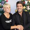 Xuxa e o namorado, Junno Andrade, vão a evento de Natal em São Paulo