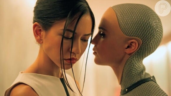 Alicia Vikander roubou a cena como Ava no filme 'Ex_Machine: Instinto Artificial'