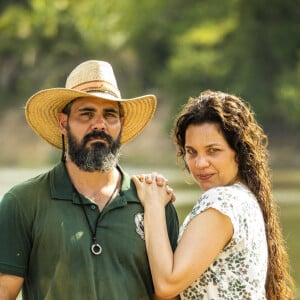 Novela 'Pantanal': Maria Bruaca (Isabel Teixeira) vai fazer sexo com Alcides (Juliano Cazarré)