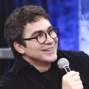 Internautas reagiram a rosto diferente do padre Fábio de Melo