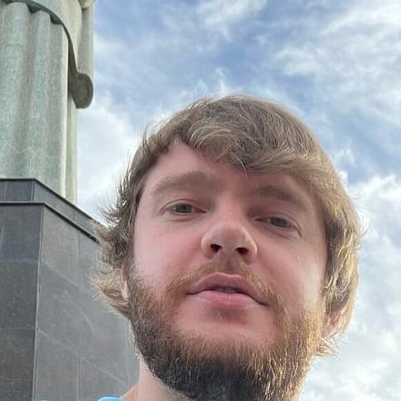 Anitta publicou uma foto de Murda Beatz durante visita ao Cristo Redentor