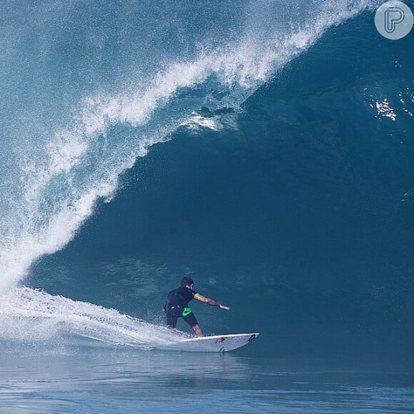 Pedro Scooby é surfista de ondas grandes