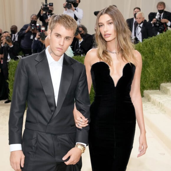 Hailey Bieber fala sobre doença de Justin Bieber