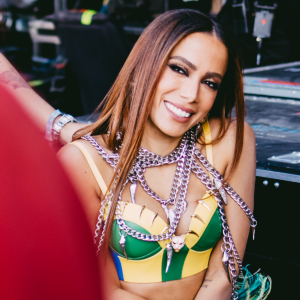 Apresentadora caiu na risada e se apaixonou pela espontaneidade de Anitta