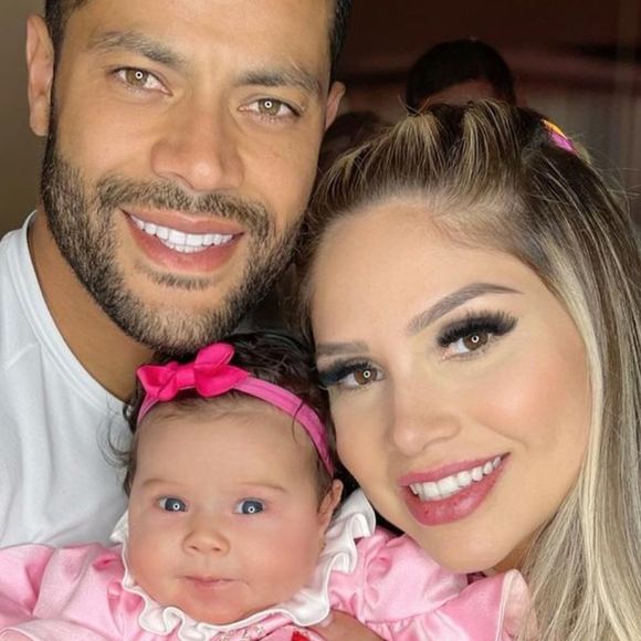 Hulk e Camila Ângelo abrem álbum de fotos de aniversário da filha
