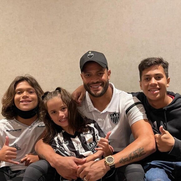 Além de Zaya, Hulk é pai de Ian, 13, Tiago, 11 e Alice, 8, frutos de seu casamento com Iran Ângelo, tia de Camila
