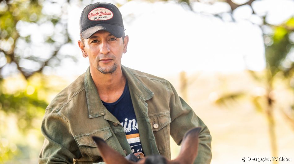 Irandhir Santos sofreu acidente em gravação da novela 'Pantanal' e passou por cirurgia
