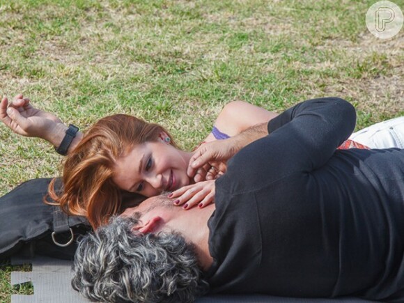 Marina Ruy Barbosa e Alexandre Nero gravam cena romântica em parque do Rio, nesta segunda-feira, 15 de dezembro de 2014