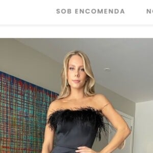 Vestido usado por Bruna Biancardi em evento tem fenda generosa e detalhes em plumas