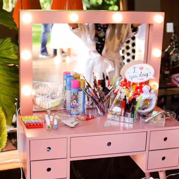 O cantinho da beleza de Títi, filha de Giovanna Ewbank e Bruno Gagliasso