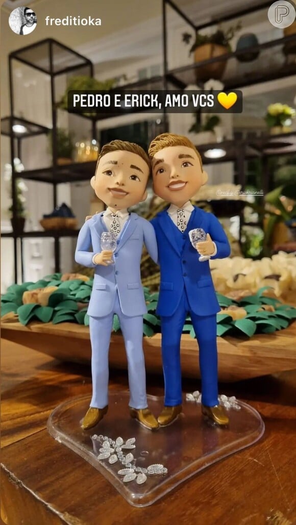 Detalhe para os bonecos de Erick Rianelli e Pedro Figueiredo na festa de casamento