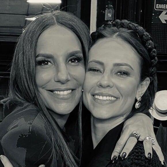 Paolla Oliveira postou foto com Ivete Sangalo nos bastidores de 'Pipoca da Ivete'