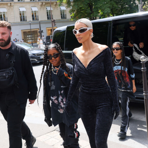 Filha de Kim Kardashian e Kanye West, North já tem 9 anos e esbanja estilo
